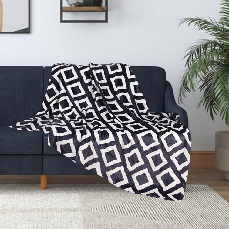 Gracie Oaks Saline Luxurious Warm Grid Pattern Soft Throw Blankets